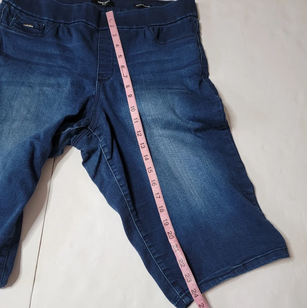 Nine West Pull-On Denim Bermuda Shorts Size 14 Dark Wash Stretch - Picture 9 of 9